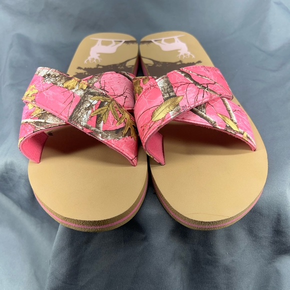 Realtree Women's Pink Open Toe Camo Criss Cross Slide Sandal Size 7/8 - Picture 1 of 6